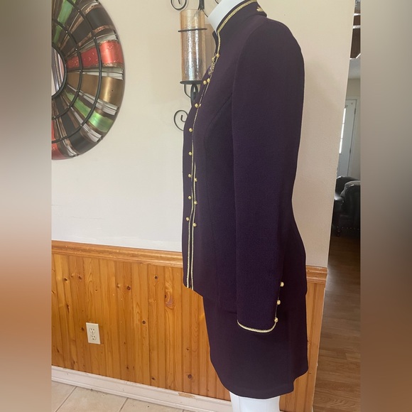 St. John Collection Jacket And Skirt - Picture 5 of 13